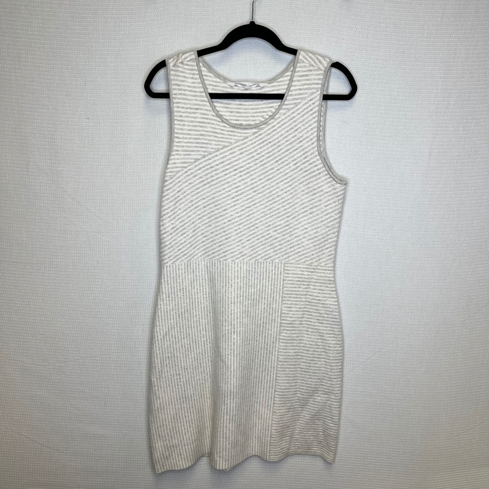 Athleta Womens Grey White Striped Sleeveless Knit Sweater Dress Large Scoop Neck